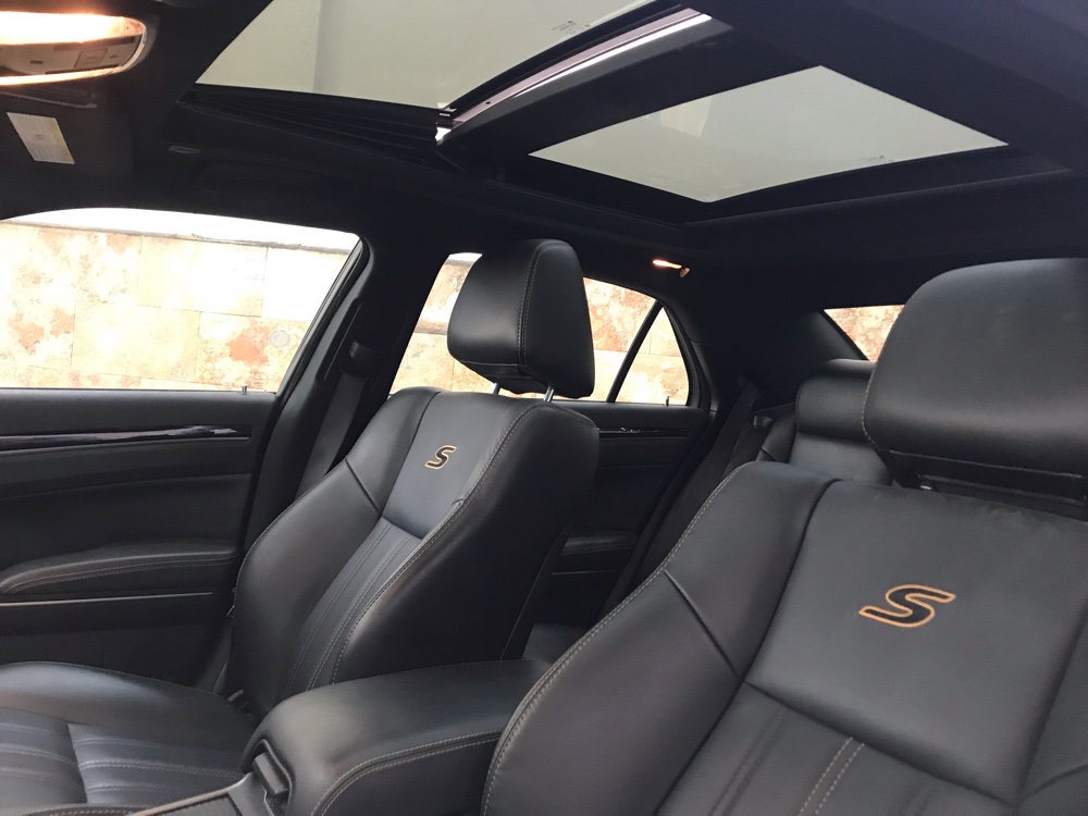 کرایسلەر 300